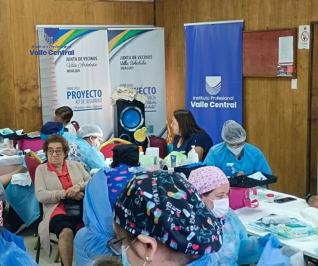 Estudiantes de Podología del IP Valle Central sede Concepción, Realizan Operativos de Salud en Hualqui